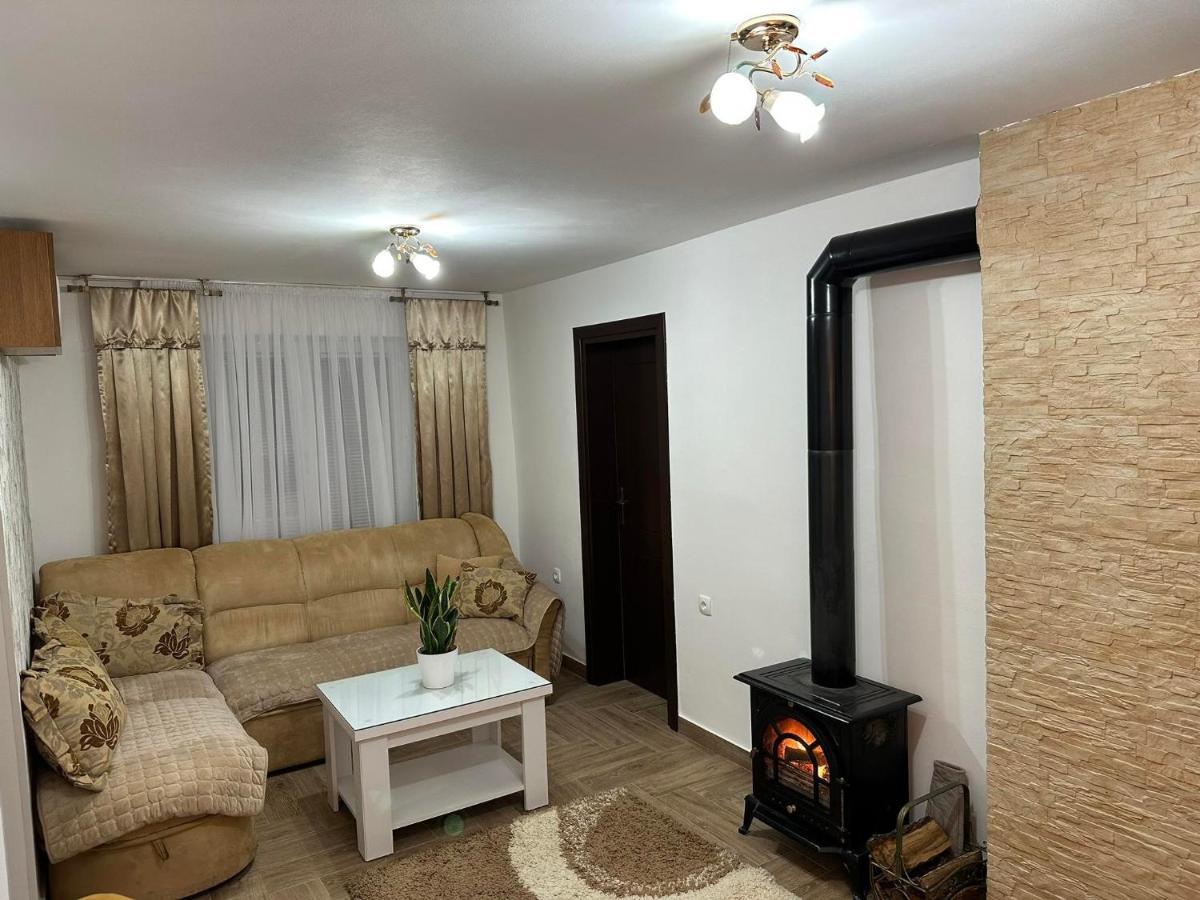 Apartmani Emily & Jully Нікшич Екстер'єр фото