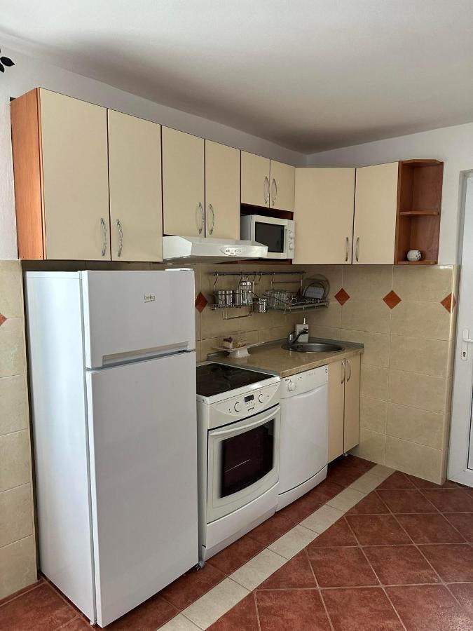 Apartmani Emily & Jully Нікшич Екстер'єр фото