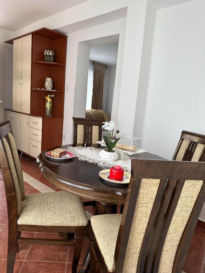 Apartmani Emily & Jully Нікшич Екстер'єр фото