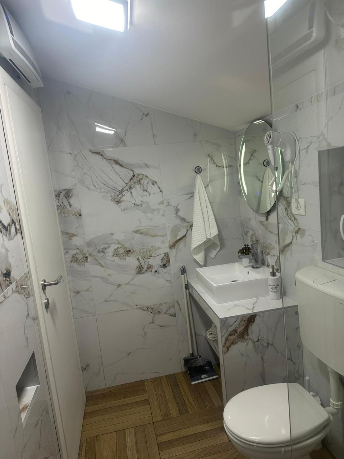 Apartmani Emily & Jully Нікшич Екстер'єр фото
