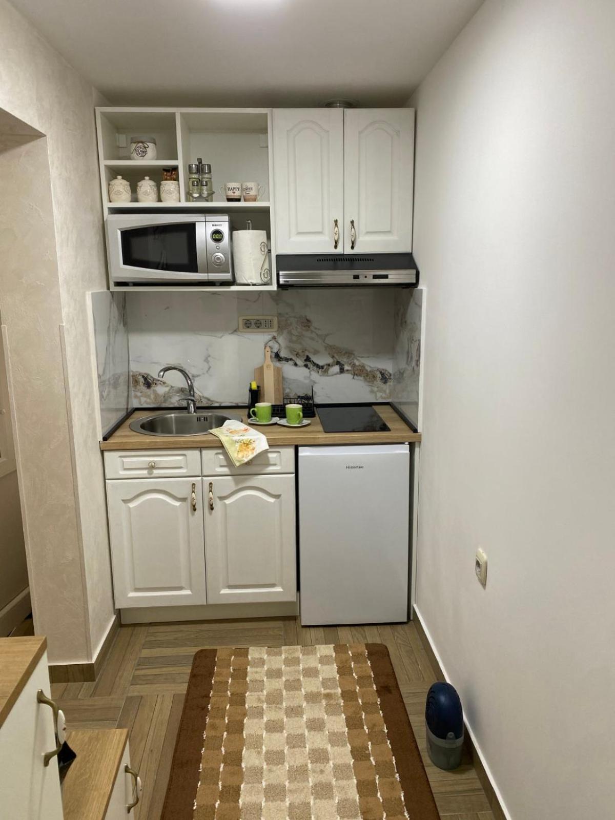 Apartmani Emily & Jully Нікшич Екстер'єр фото