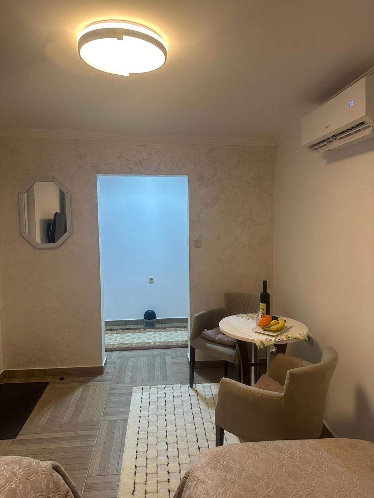 Apartmani Emily & Jully Нікшич Екстер'єр фото