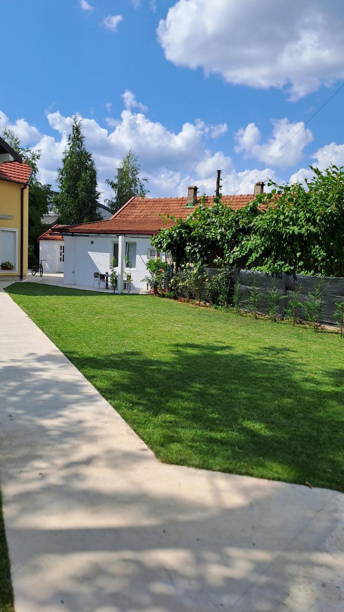 Apartmani Emily & Jully Нікшич Номер фото